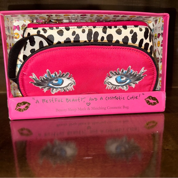 “DONATED” Betsey Johnson, Vintage Cosmetic Pouch & Sleepmask Duet, NWOT’s - Picture 3 of 4